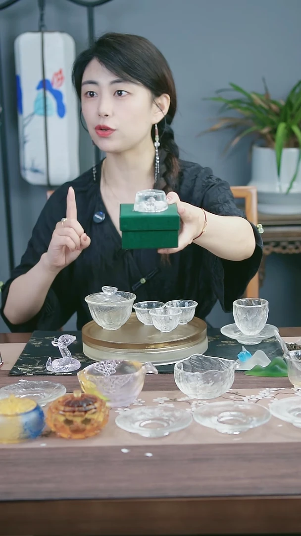 茶盏原矿水晶冰山镂空设计盖置