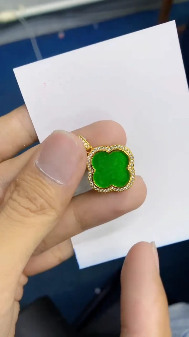 翡翠未镶嵌吊坠(不含链)             1