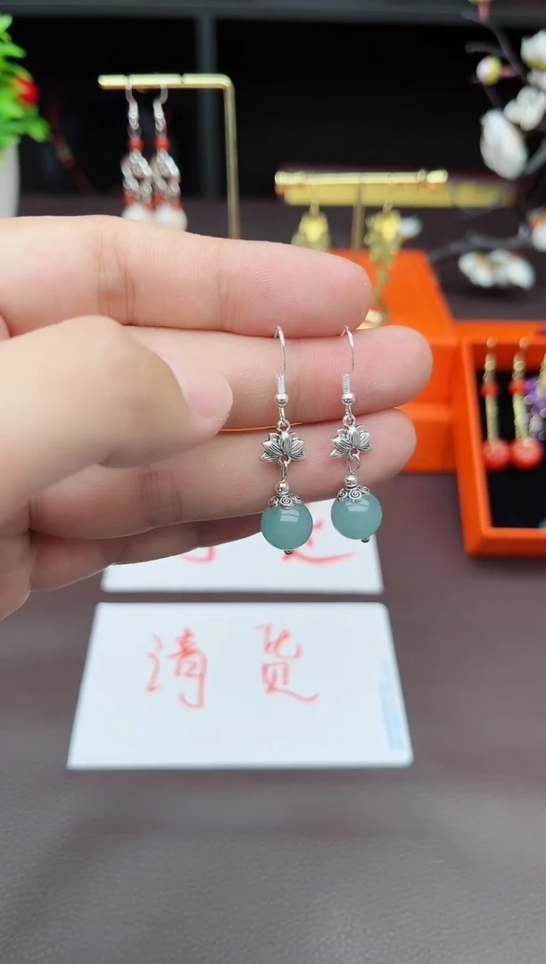 石英质玉（天山翠）银S925镶嵌耳钉237000