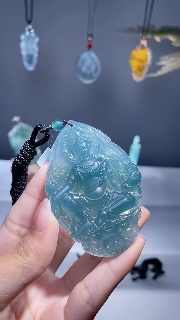 颈饰未镶嵌翡翠观音