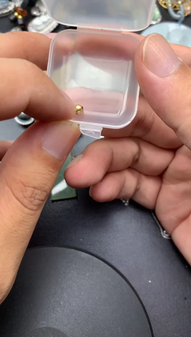 颈饰18K金镶嵌翡翠?****图金珠4mm