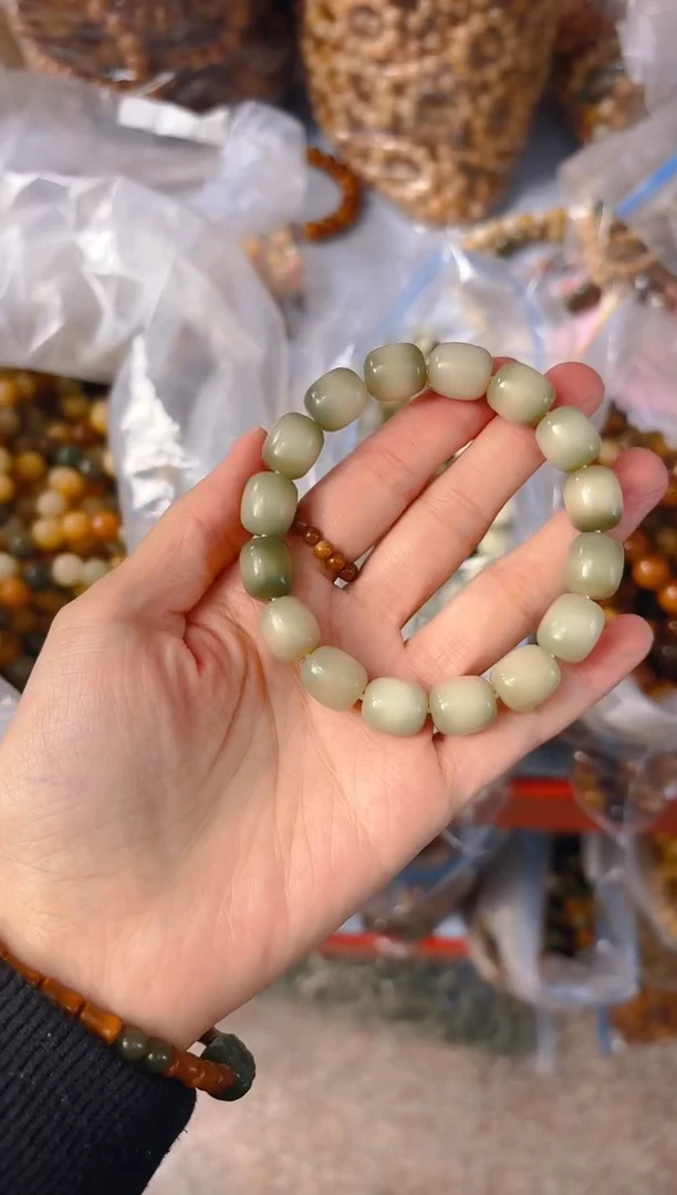 吊坠菩提根/象牙果绿色年糕单圈
