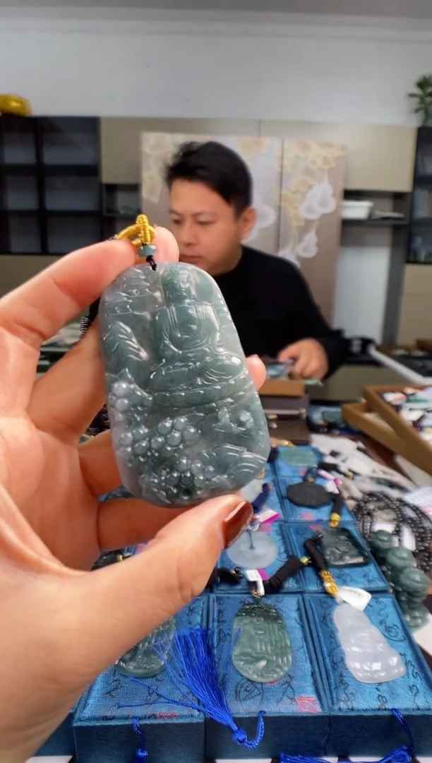 颈饰未镶嵌翡翠多样性发其一