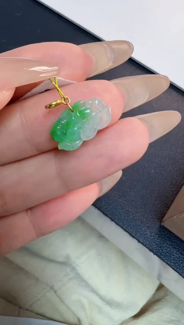 翡翠18K金镶嵌吊坠(不含链)缅甸A货翡翠