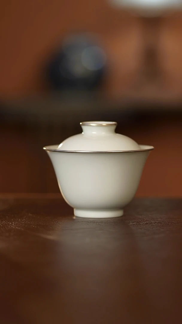 瓷舜瓷甜白釉包银盖碗