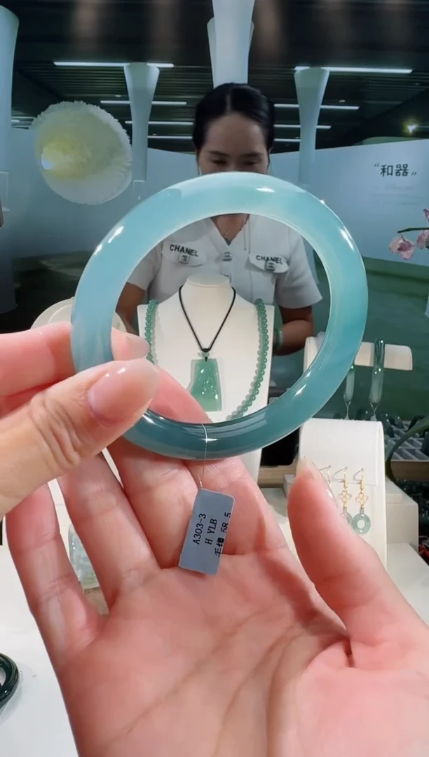 翡翠手镯未镶嵌58.5圈