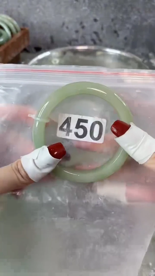 【闪购商品】石英质玉手镯未镶嵌60+450