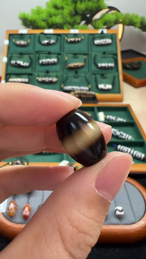 玛瑙/玉髓（覆膜）颈饰未镶嵌70.（微瑕随机发货）