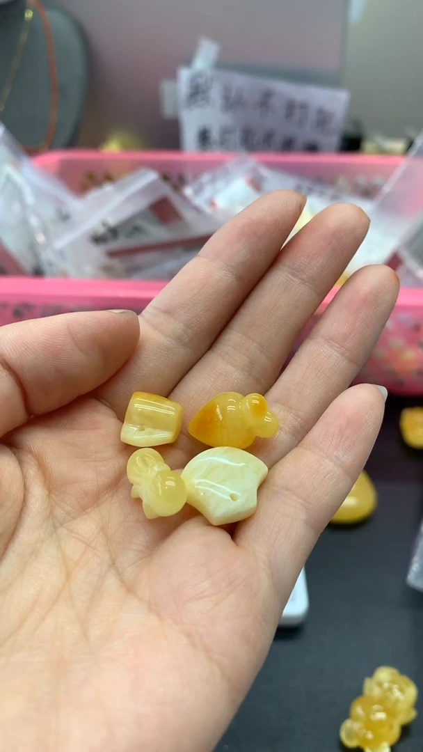 未镶嵌琥珀珠宝奇石豆***~1067一单