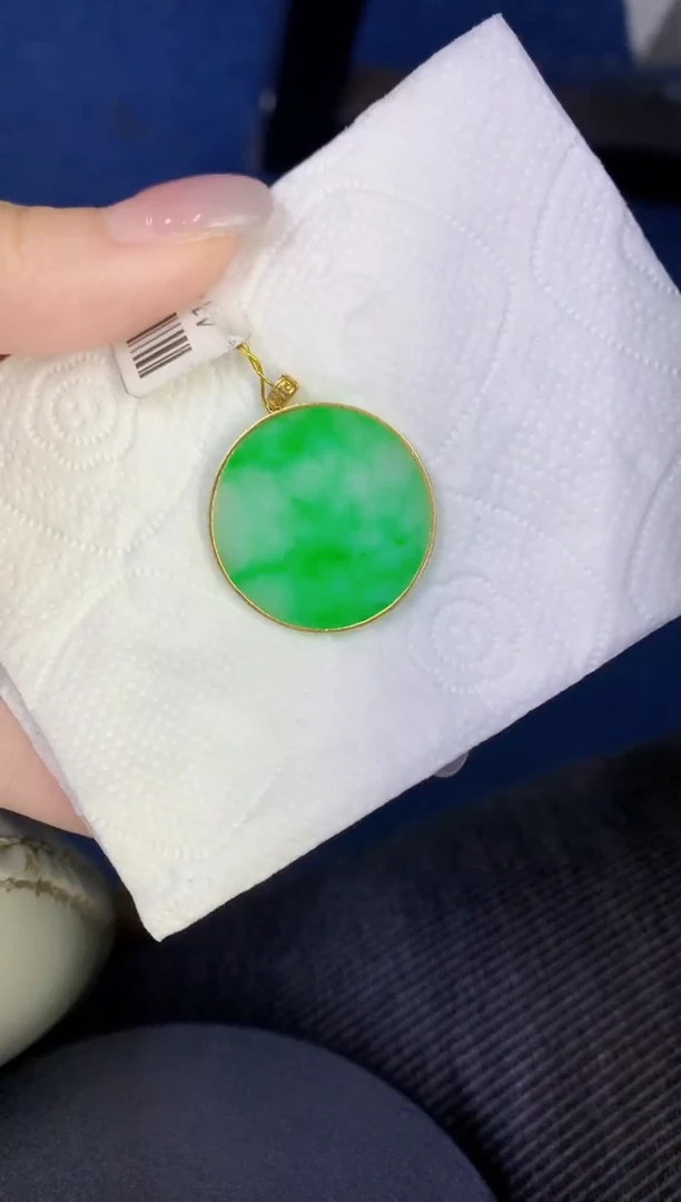颈饰18K金镶嵌翡翠缅甸天然翡翠A货