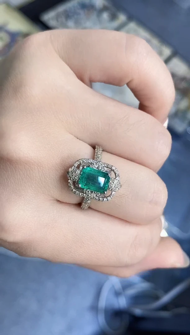 银S925镶嵌戒指祖母绿楚楚珠宝中古甄选不退换