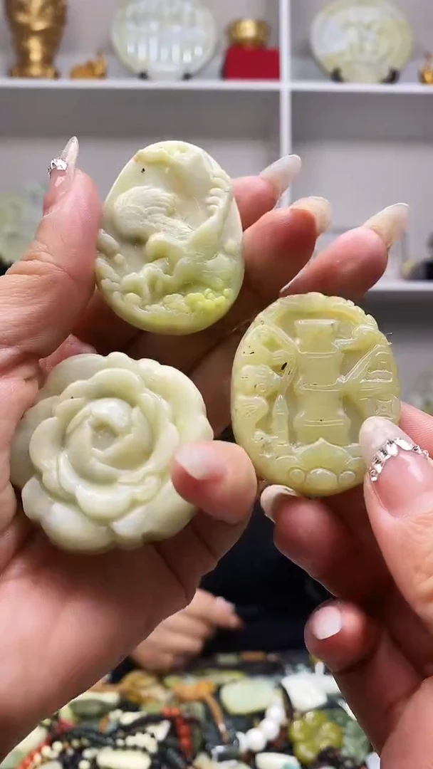 未镶嵌岫玉吊坠