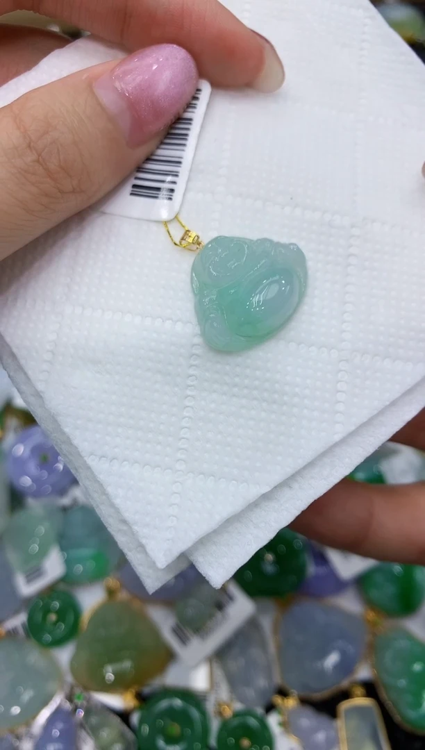 翡翠18K金镶嵌颈饰111111111111