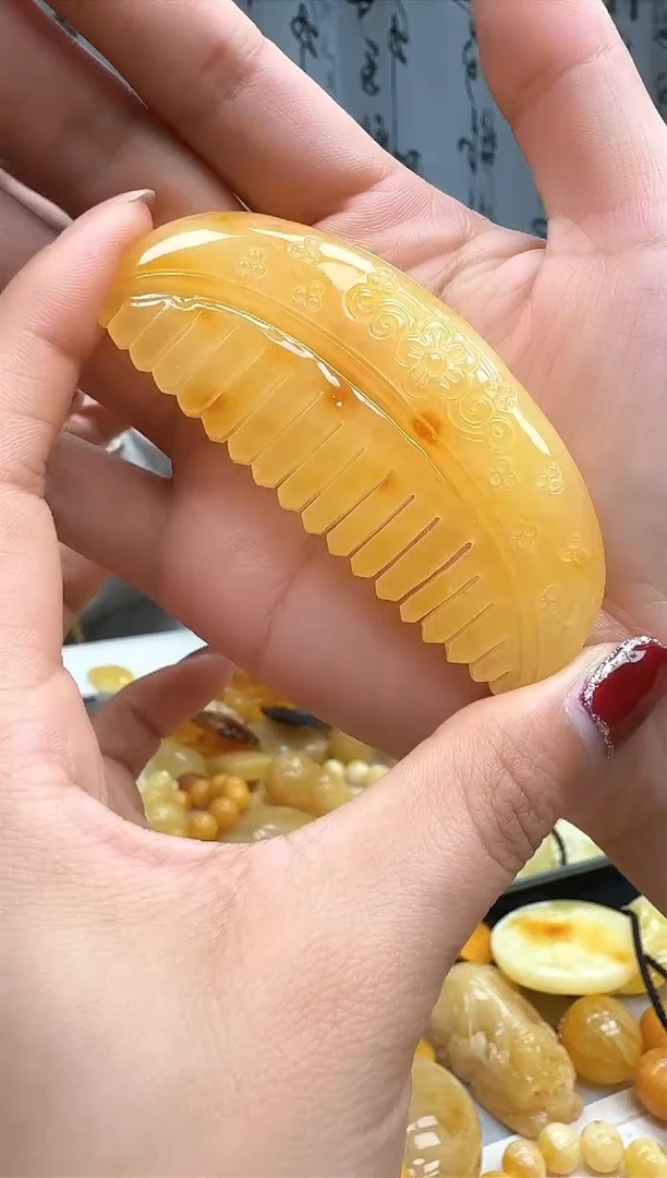 【闪购商品】琥珀裸石未镶嵌挂坠