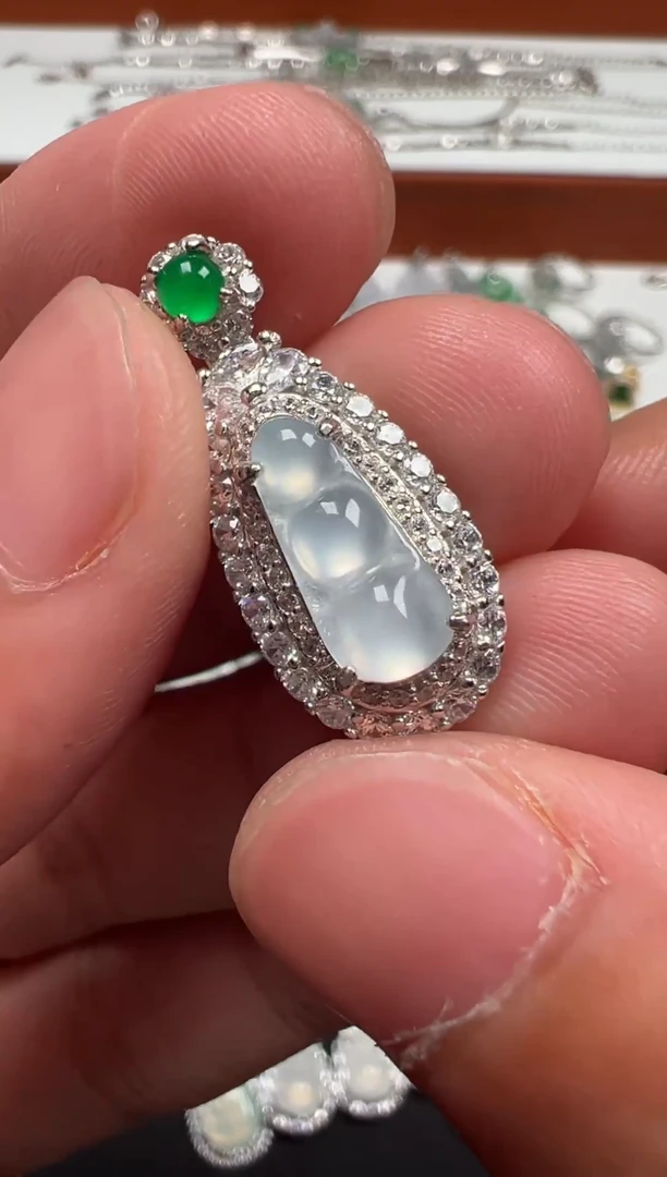 吊坠(不含链)银S925镶嵌翡翠豆子