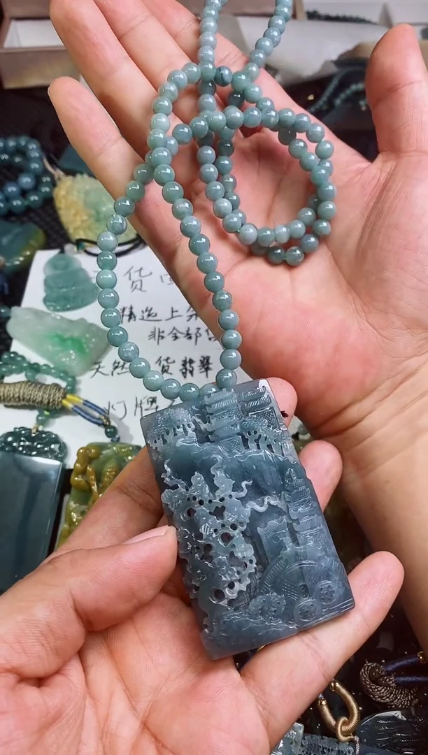 翡翠未镶嵌颈饰宿**回