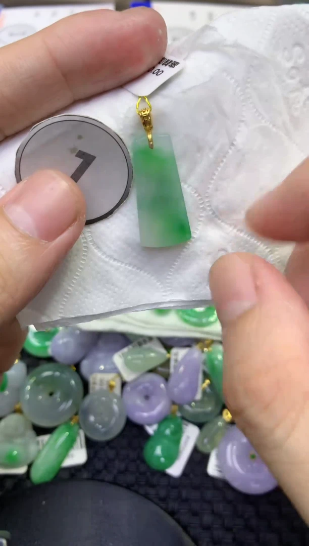 颈饰未镶嵌翡翠天然缅甸A货翡翠