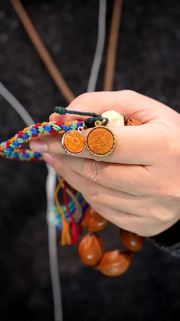 手串/手链橄榄核财神+金蟾