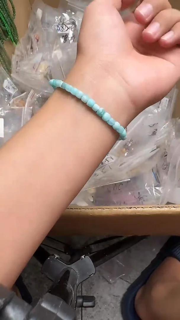 未镶嵌手串水晶上