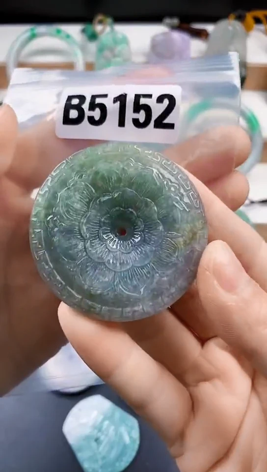 颈饰未镶嵌翡翠天然翡翠吊坠挂件