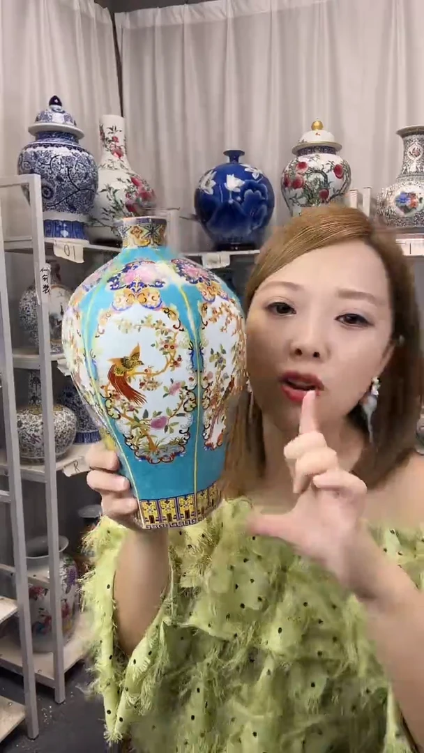 摆件景德镇珐琅彩梅瓶