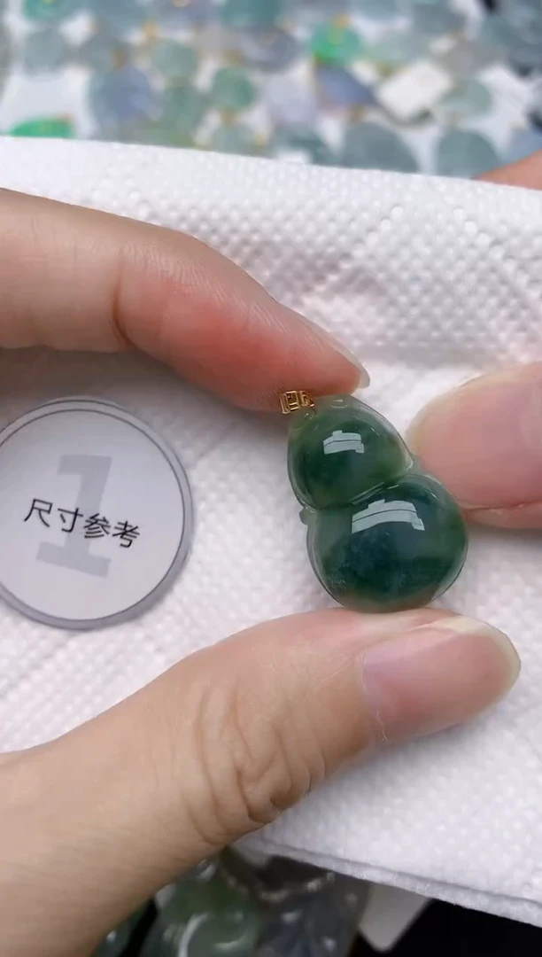 翡翠18K金镶嵌颈饰天然A货翡翠