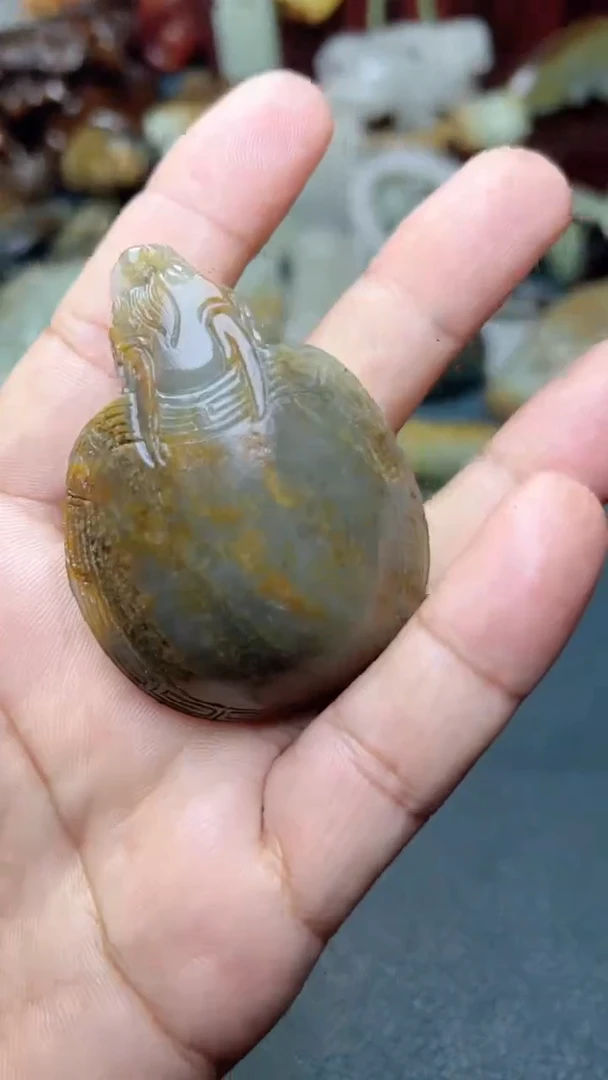 和田玉未镶嵌把件-