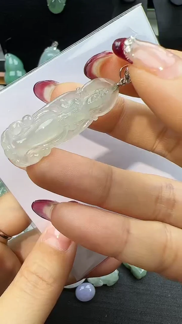 【闪购商品】翡翠颈饰18K金镶嵌观音