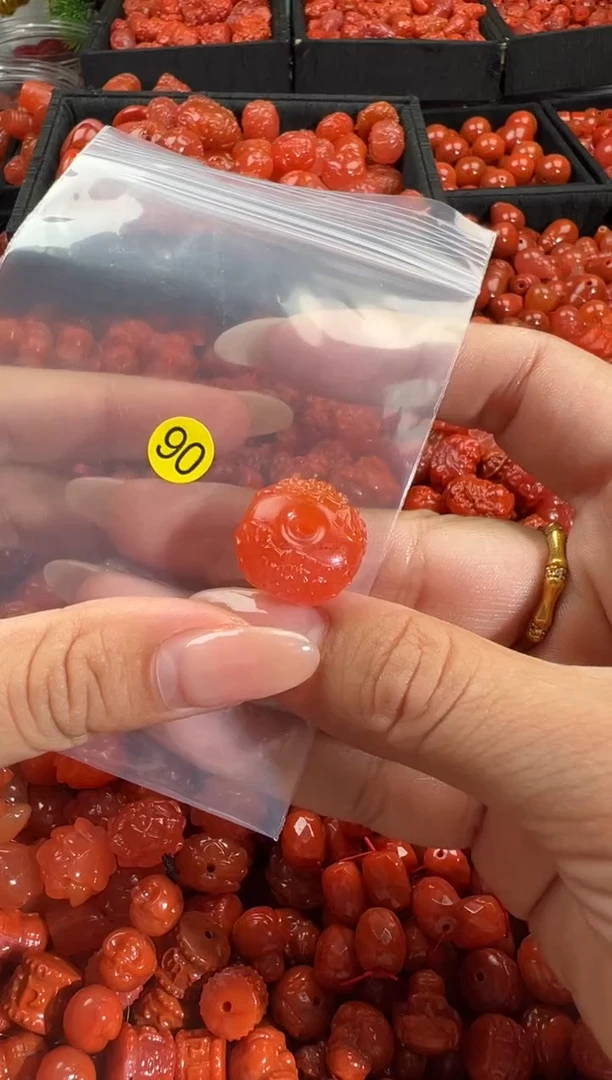 颈饰未镶嵌南红玛瑙1