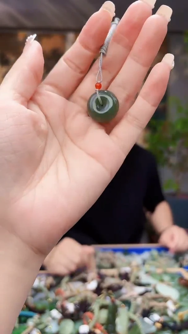 和田玉未镶嵌挂件拍一发一