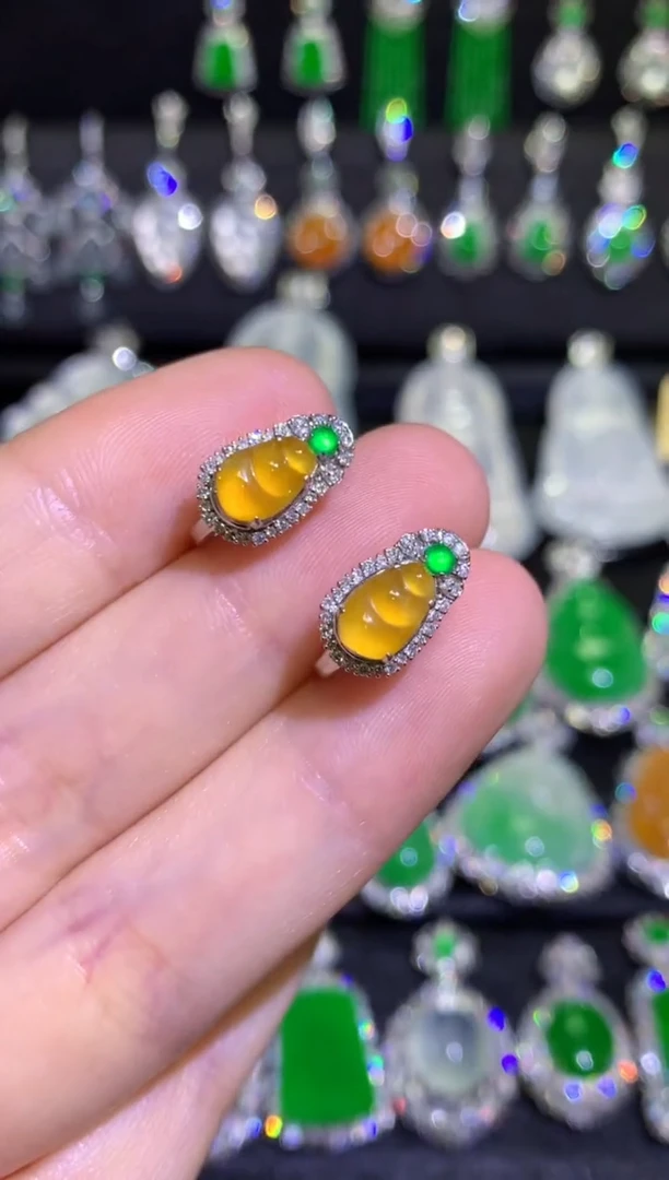 【闪购商品】翡翠耳饰18K金镶嵌高冰福豆耳包