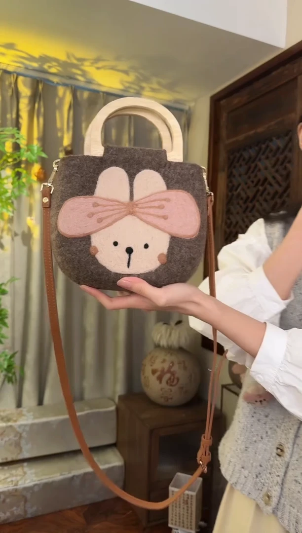 羊毛非遗纯手工包  D木小圆包蝴蝶结兔子