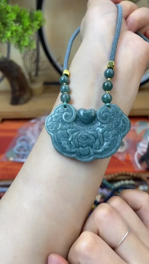 【闪购商品】翡翠吊坠未镶嵌162手串