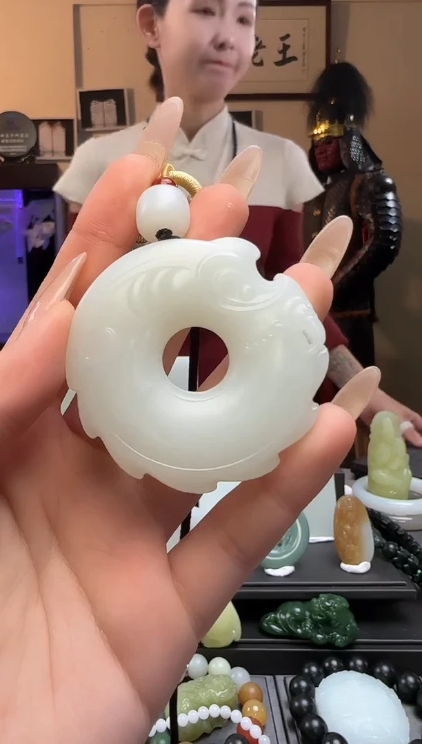 【闪购商品】和田玉玉猪龙未镶嵌吊坠