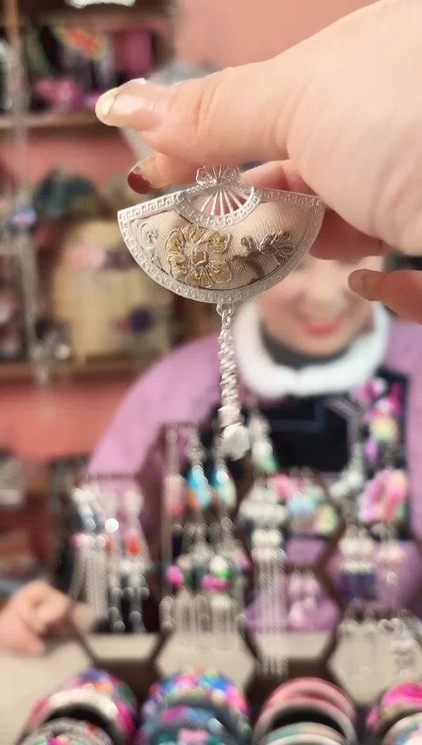 艺枝独绣手工饰品172