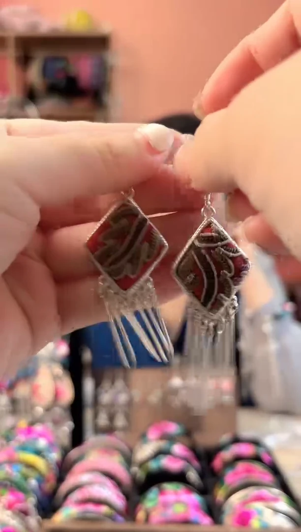 织绣艺枝独绣手工饰品190