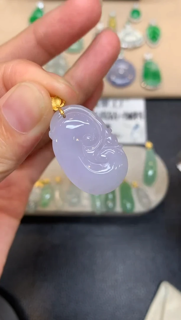 颈饰18K金镶嵌翡翠如意【无服务费