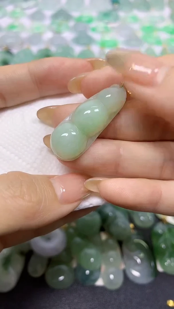 颈饰未镶嵌翡翠A货