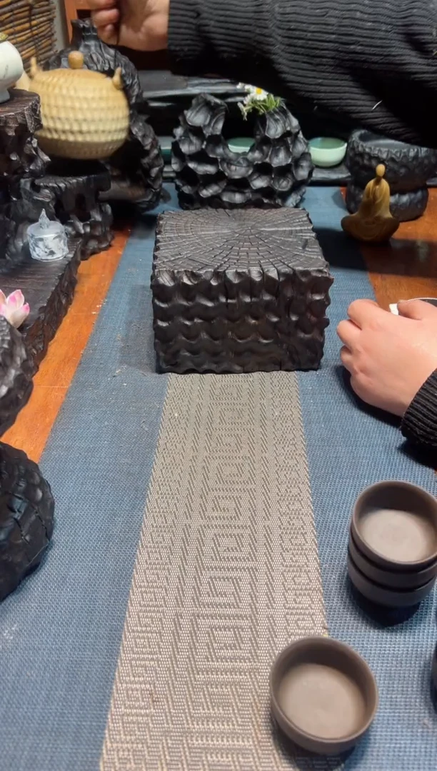 【闪购商品】香樟木木雕一物一拍