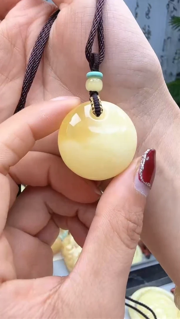 【闪购商品】琥珀裸石未镶嵌挂坠