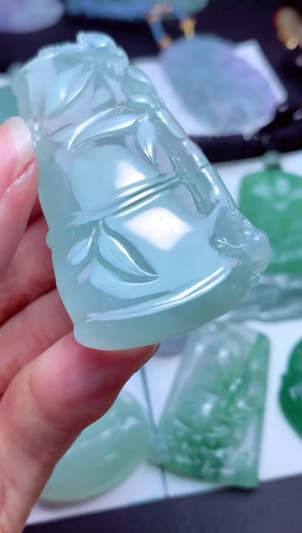 颈饰未镶嵌翡翠天然翡翠A货