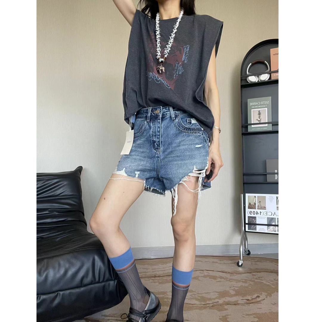 阔版无袖印花背心