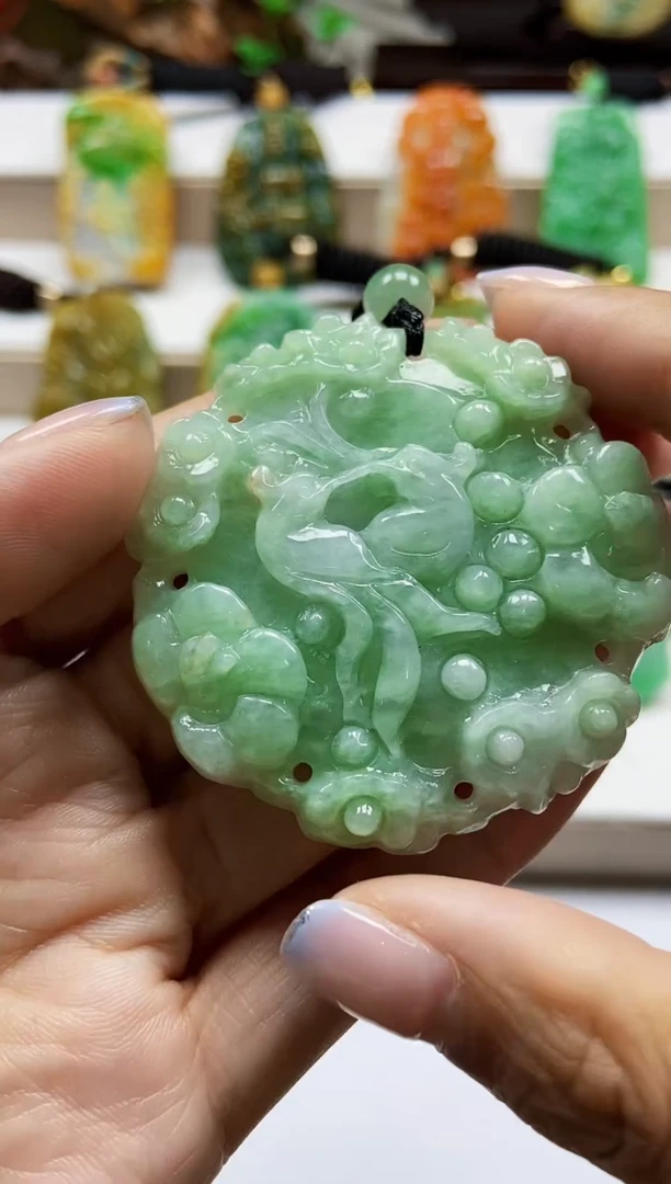 颈饰未镶嵌翡翠翡翠A货