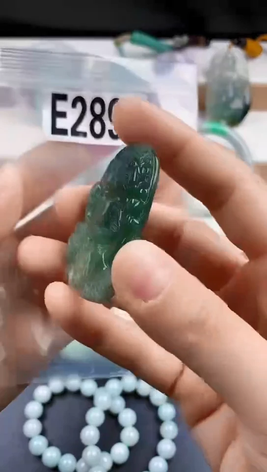 颈饰未镶嵌翡翠天然翡翠吊坠挂件