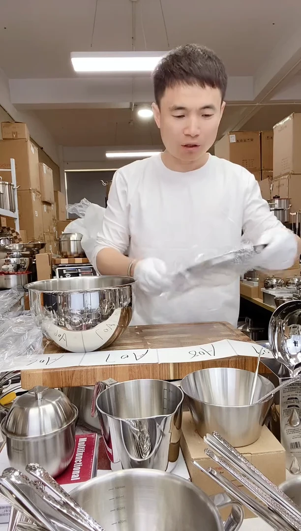 A05 微瑕卓德铭20cm打蛋盆+平盖