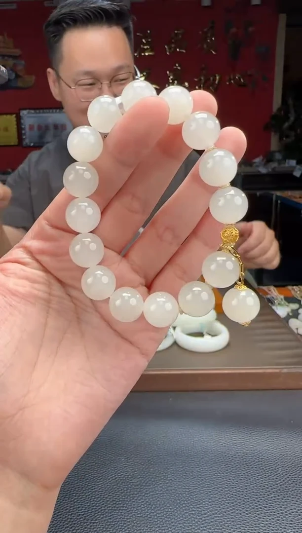 手串未镶嵌和田玉白冰猫单圈手串