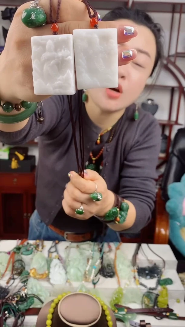 未镶嵌岫玉颈饰观音