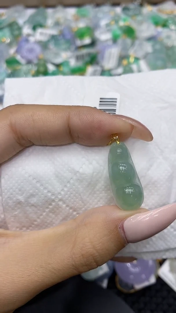 颈饰18K金镶嵌翡翠111111111111