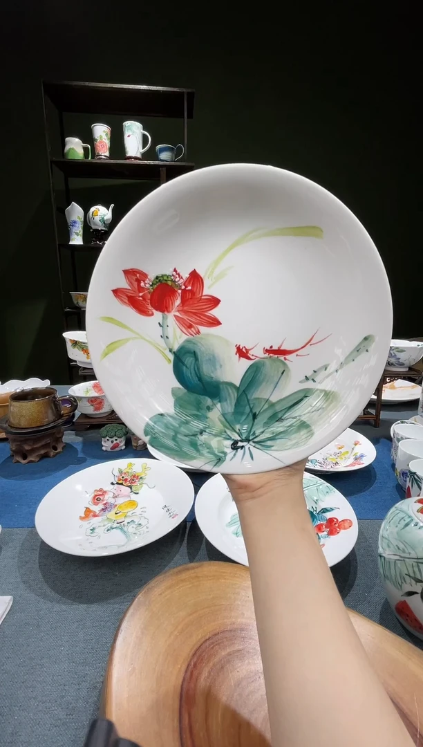 盘景德镇高温釉下彩8英寸窝盘莲莲有鱼