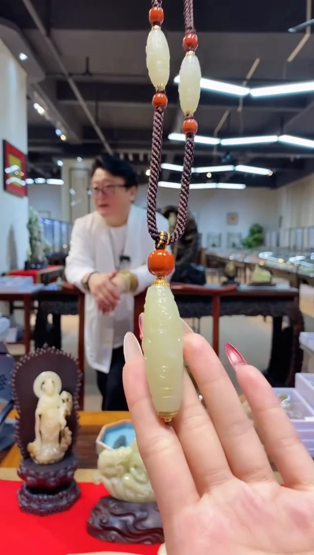 【闪购商品】和田玉挂件未镶嵌九眼竖穿约52mm